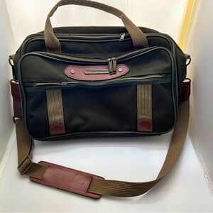 Vintage Samsonite Carry On Overnight Luggage Bag Olive Green GOOD COND.